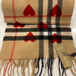 BRAND NEW Burberry Classic Cashmere Scarf in Check and Hearts ♥️